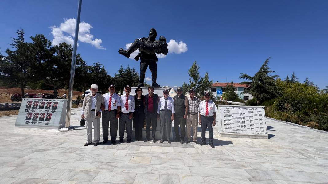 Konya'da vefalı torunlar, kahraman dedelerini unutmadı 10